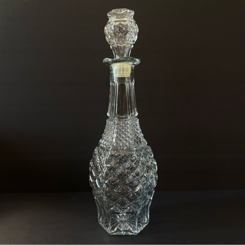 Vintage Anchor Hocking Wexford Pattern Clear Glass Wine/Whiskey Decanter 14.5”